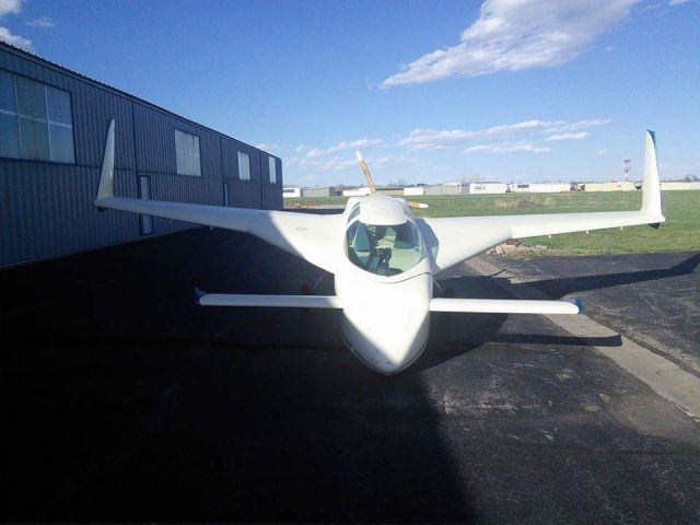 RUTAN Cozy (N8191V)