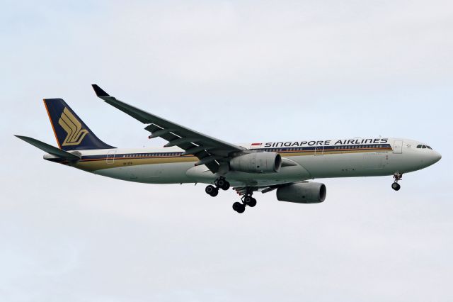Airbus A330-300 (9V-STR)