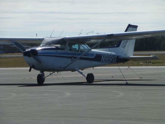 Cessna Skyhawk (N98913)
