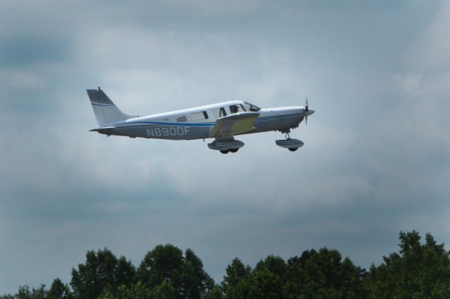Piper Saratoga (N890DF)