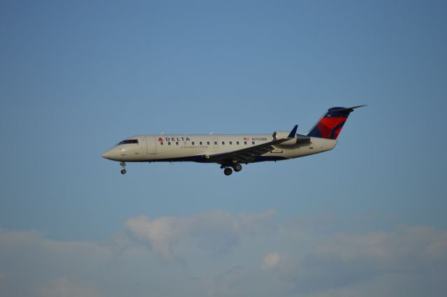 Canadair Regional Jet CRJ-200 (N702BR) - SKW4764 on short final for 34L arriving from KMSO/MSO.