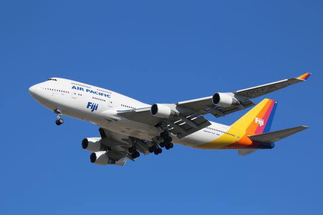 Boeing 747-400 (DQ-FJK)