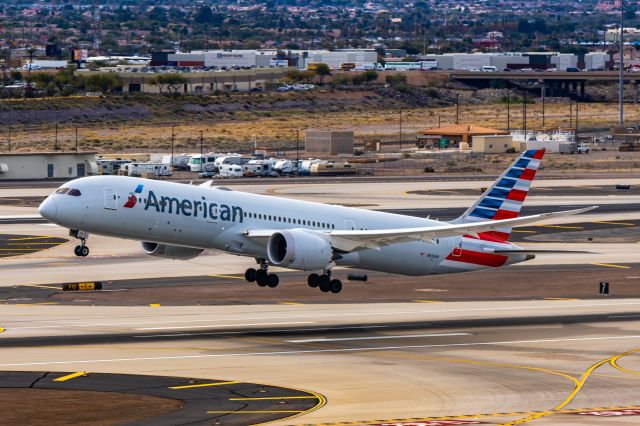 Boeing 787-9 Dreamliner (N830AN) - American Airlines 787-9 taking off from PHX on 12/16/22. Taken with a Canon R7 and Tamron 70-200 G2 lens.