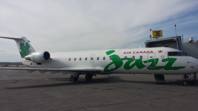 Canadair Regional Jet CRJ-200 (C-FDJA) - bombardier CRJ 