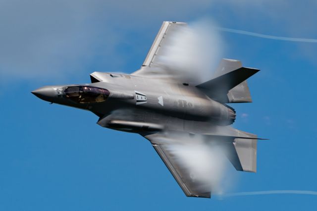 18-5454 — - The F-35 demo team bringing out some vapor for start of its demo at the 2022 Hillsboro airshow.