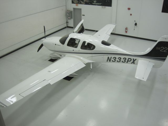 Cirrus SR-22 (N333PX) - Picking up a new SR-22 at the Cirrus factory