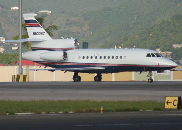 Dassault Falcon 900 (N900BZ)