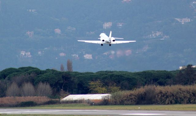 Cessna Citation Sovereign (M-ISLE) - TAKE OFF 17 AT CANNES MANDELIEU 12.24.2013