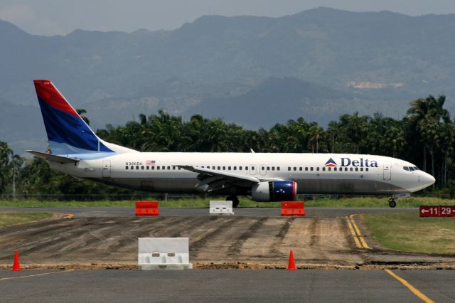 Boeing 737-700 (N386DA) - Arriving from KJFK.. photo taken by Juan Carlos Porcella