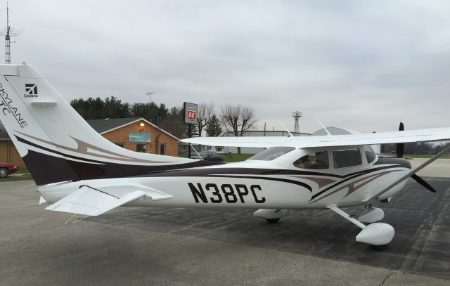 Cessna Skylane — - HOME BASE