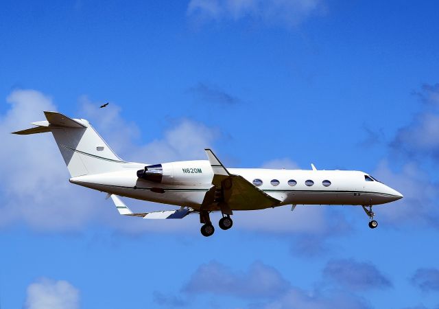 Gulfstream Aerospace Gulfstream IV (N620M) - N620M Gulfstream Aerospace G-IV Gulfstream IV-SP (cn 1473)br /br /San Juan - Luis Munoz Marin International (SJU / TJSJ)br /Puerto Rico, February 23, 2013 br /Tomás Del Coro