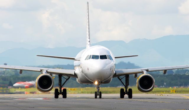 Airbus A320 (EC-MQE)