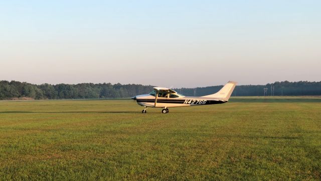 Cessna Skylane (N42766)