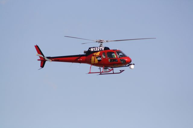 N132TV — - N132TV aka "Chopper 11" on approach to the Landmark ramp