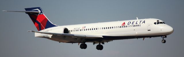 Boeing 717-200 (N971AT) - Arrival 34R.