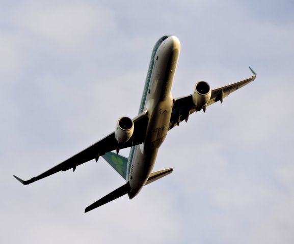 Boeing 757-200 (EI-LBR) - Minutes before landing, Feb. 2019.