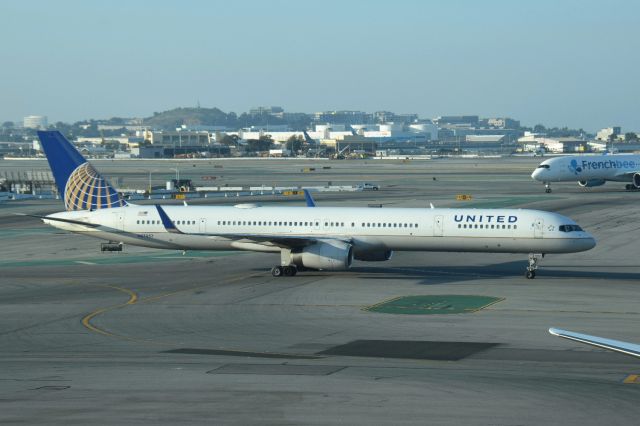 BOEING 757-300 (N57857) - San Francisco, 16th August 2018