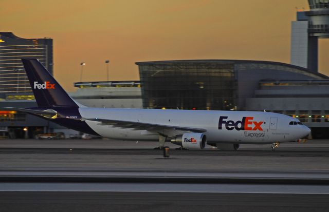 N741FD — - FedEx Express Airbus A300B4-622R(F) N741FD (cn 611)  Converted to a freighter for FedEx this former Qatar (A7-AFC) bird... Las Vegas - McCarran International (LAS / KLAS) USA - Nevada, November 12, 2010 Photo: Tomás Del Coro