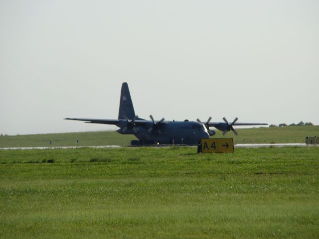 Lockheed C-130 Hercules —