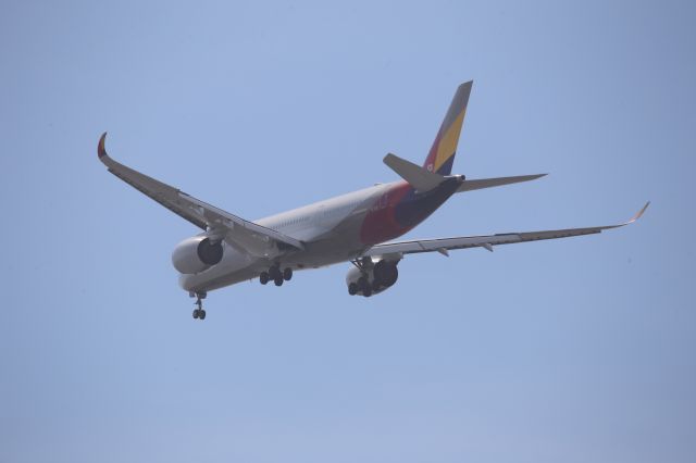 Airbus A350-900 (HL7771)