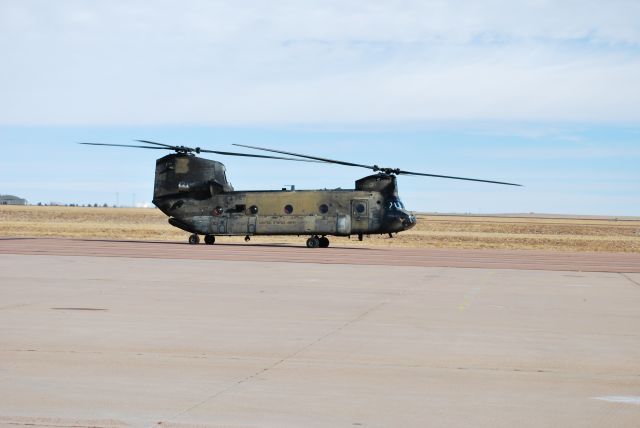— — - army ch-47 at colorado springs airport fbo