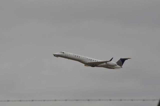 Embraer ERJ-145 (N17138)