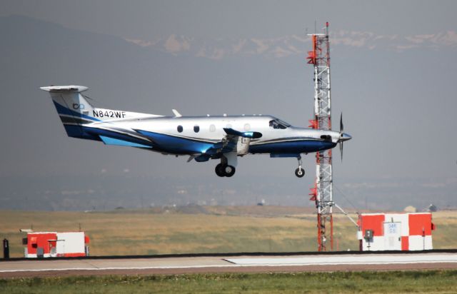 Pilatus PC-12 (N842WF) - Arrival 34R.