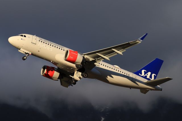 Airbus A320neo (SE-ROP)