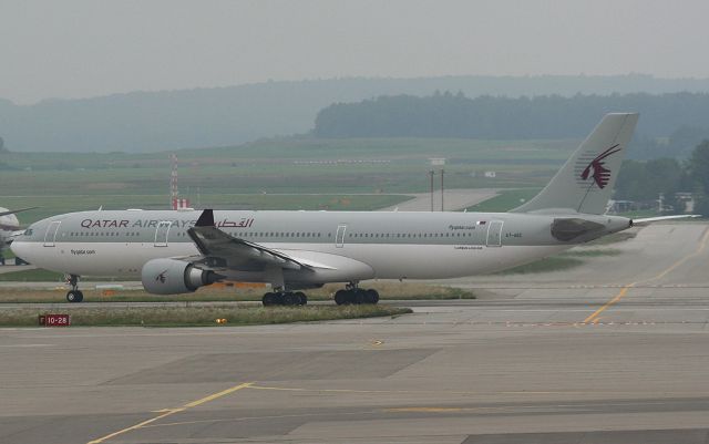 Airbus A330-300 (A7-AEC)