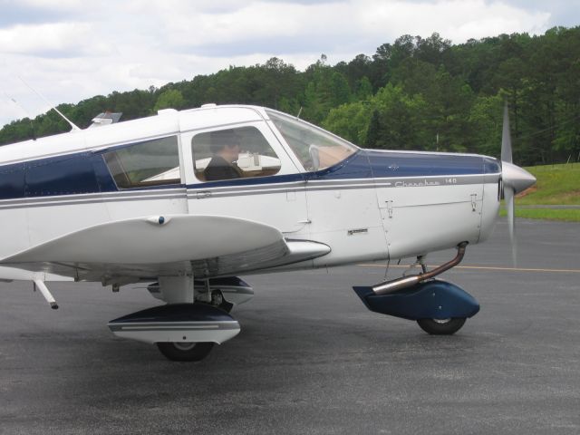 Piper Cherokee (N140SD)