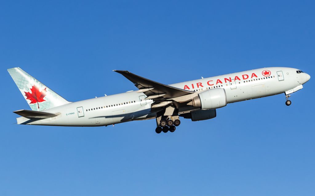 BOEING 777-200LR (C-FNND)