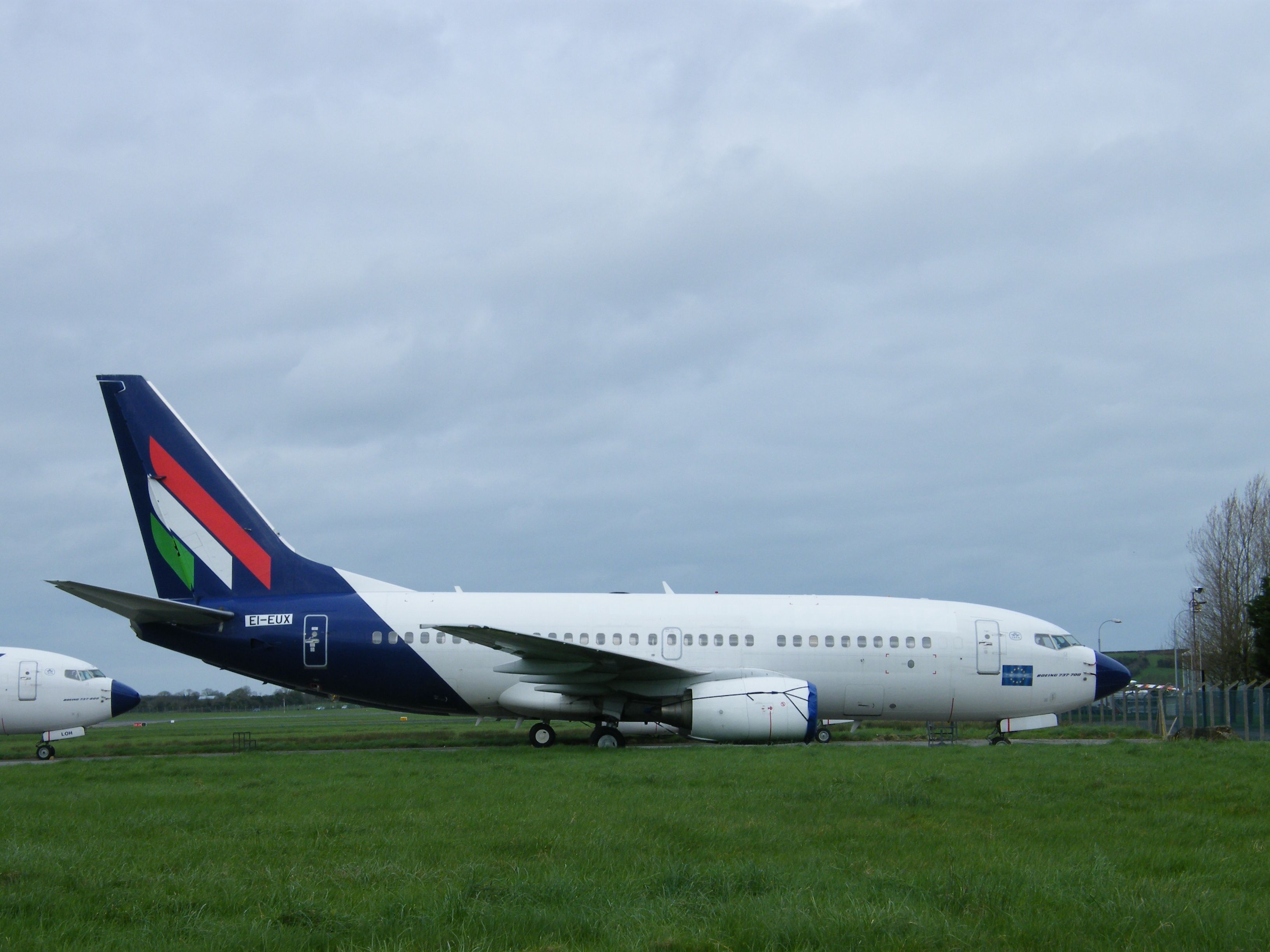 Boeing 737-700 (EI-EUX)