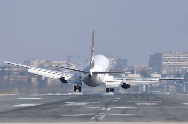 BOEING 737-300 (OY-JTE)