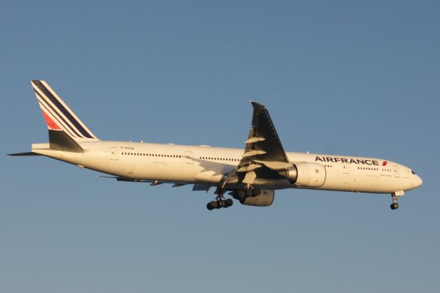 BOEING 777-300ER (F-GSQA)