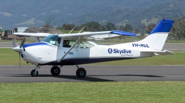 Cessna Skylane (VH-MUL)