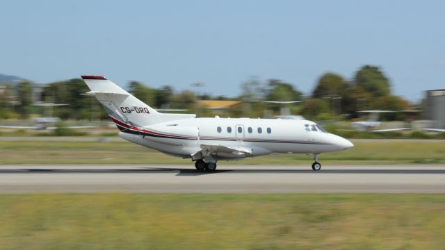 Hawker 800 (CS-DRQ)