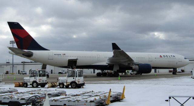 Airbus A330-300 (N815NW) - Bills charter Delta A330-300! Headed to MCI.