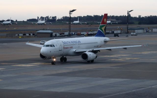 Airbus A319 (ZS-SFJ)