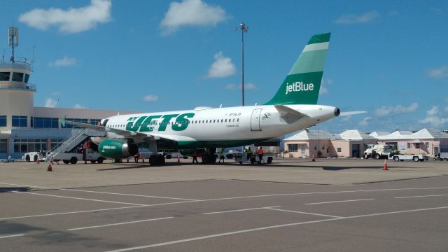 Airbus A320 (N746JB)