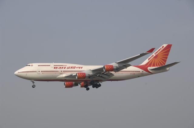 Boeing 747-400 (VT-ESN) - Final Approach to Narita Intl Airport R/W34L on 2010/5/5