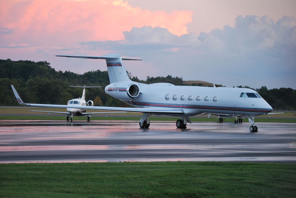 Gulfstream Aerospace Gulfstream V (N1RP) - WELLS FARGO BANK NORTHWEST NA TRUSTEE (NASCAR team owner Roger Penske) at KJQF for Bank of America 400 race - 10/11/14