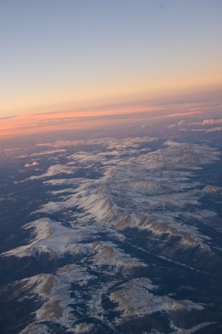 — — - View from the window on a Delta 737 to L.A.