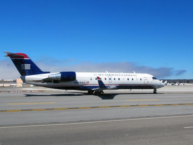 Canadair Regional Jet CRJ-200 (N889AS)