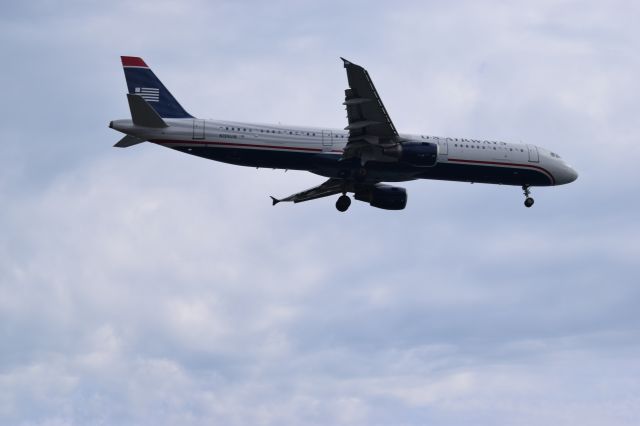 Airbus A321 (N199UW)