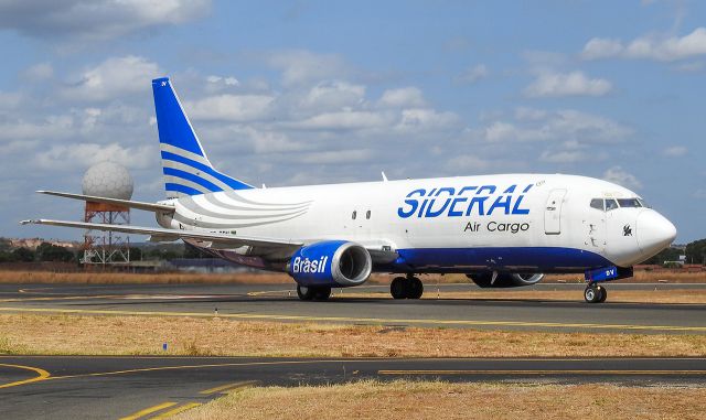 BOEING 737-400 (PR-SDV)
