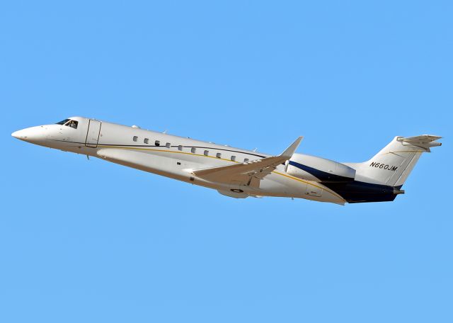 Embraer ERJ-135 (N660JM)