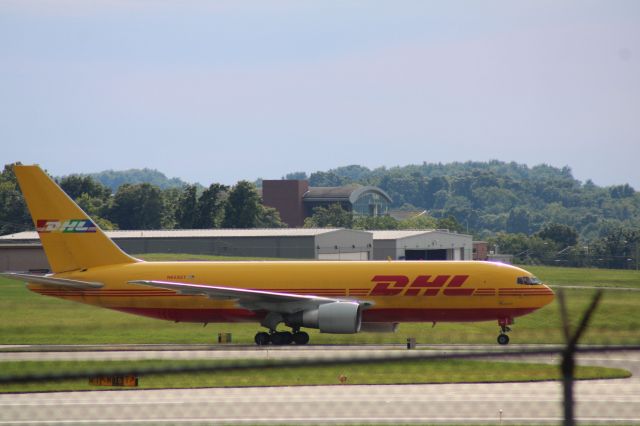 BOEING 767-200 (N653GT) - Amerijet operations in DHL's Pride livery.