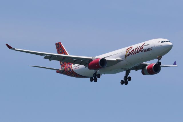 Airbus A330-300 (9M-LFG)