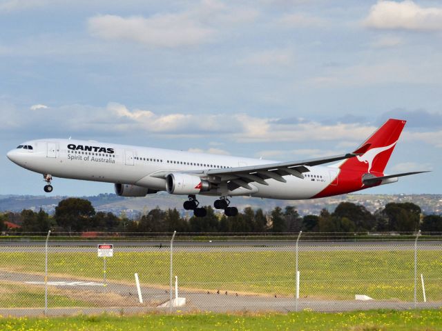 Airbus A330-300 (VH-QPJ) - On short finals for runway 05. Thursday 12th July 2012.