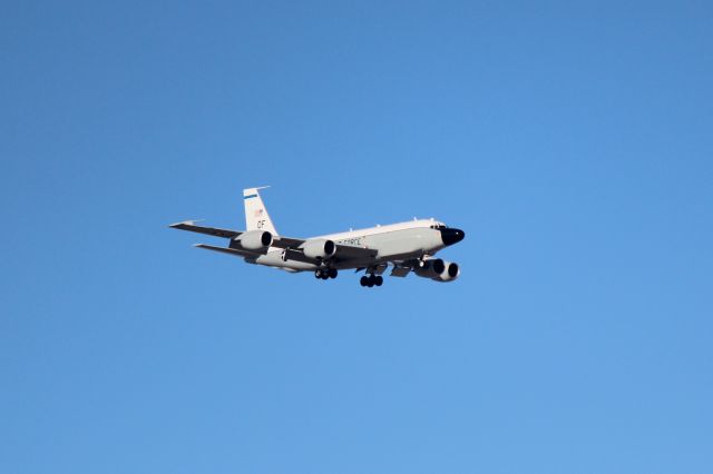 Boeing RC-135 (62-4127) - 010713 unknown Rivet Joint variant on final at Offutt AFB